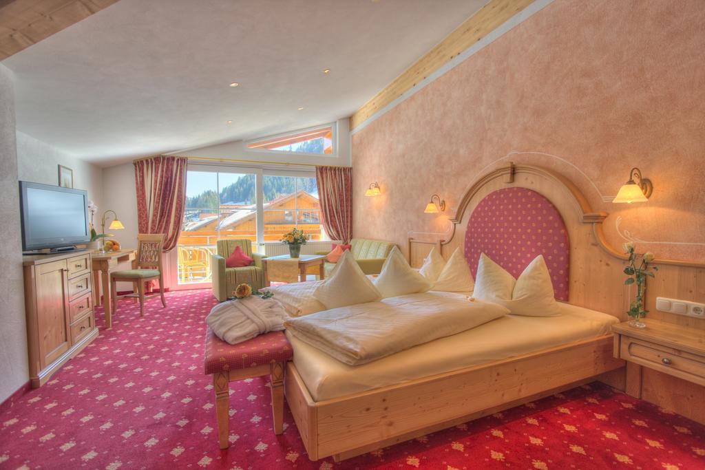 Landhotel Berghof Bad Hindelang Oda fotoğraf