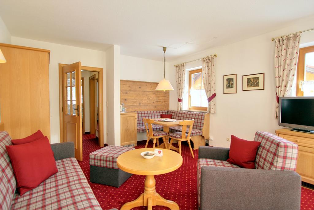 Landhotel Berghof Bad Hindelang Oda fotoğraf
